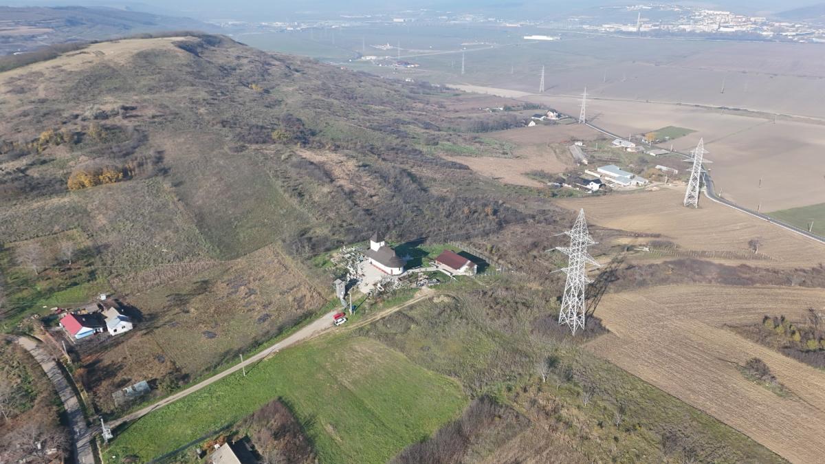 Biserica Sf.M.Mc. Gheorghe Gaureni in noiembrie 2024 vedere aeriana 7