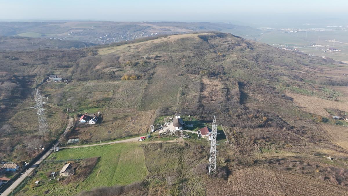 Biserica Sf.M.Mc. Gheorghe Gaureni in noiembrie 2024 vedere aeriana 6